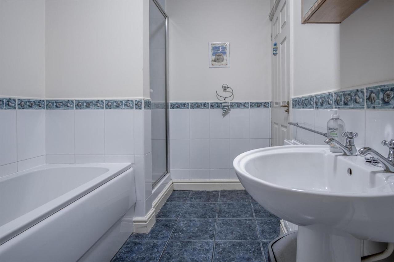 Arcadia - 1 Bedroom Apartment - Тенбі Екстер'єр фото